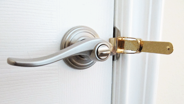 Heleh Tips Unlocking A Bedroom Door Lock In An Emergency