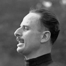 This image has an empty alt attribute; its file name is oswald-mosley-1.jpg