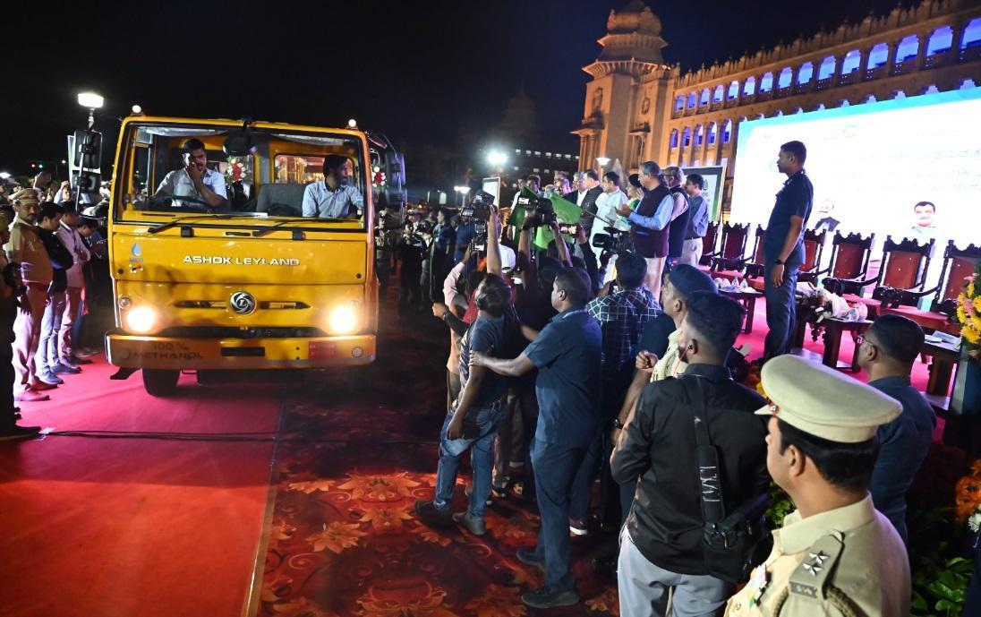 Nitin Gadkari unveiled first methanol run buses in Bengaluru