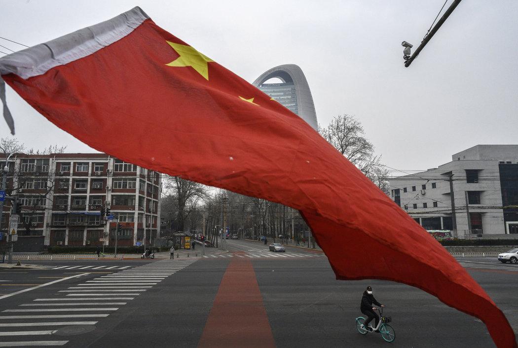中国抗击新冠病毒的成功引发了一股融合着国主义和仇外情绪的狂热。