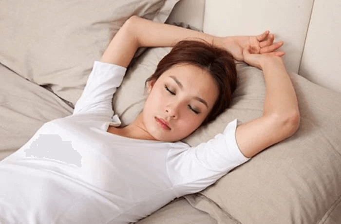  Tư thế ngủ nằm ngửa giúp cơ thể không bị cong vẹo