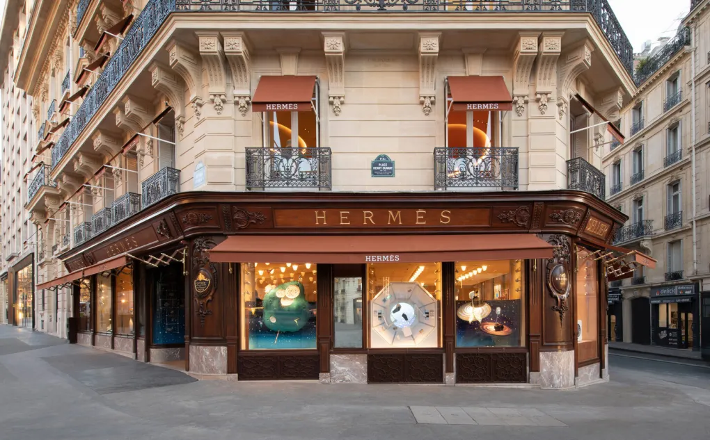 Hermes là thương hiệu nổi tiếng của Pháp, sở hữu những loại nước hoa phong cách khác biệt
