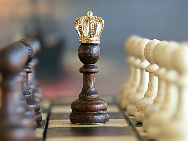 Quân cờ vua trong tiếng anh - Quân Hậu. 