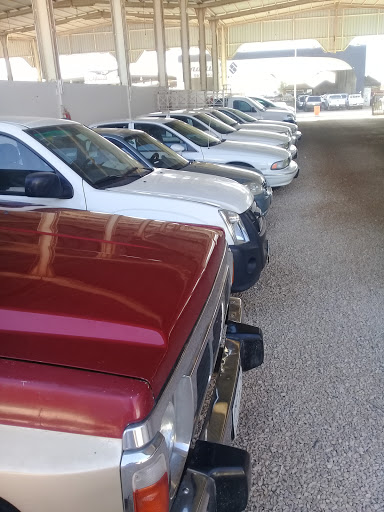 معرض الخيمة للسيارات 