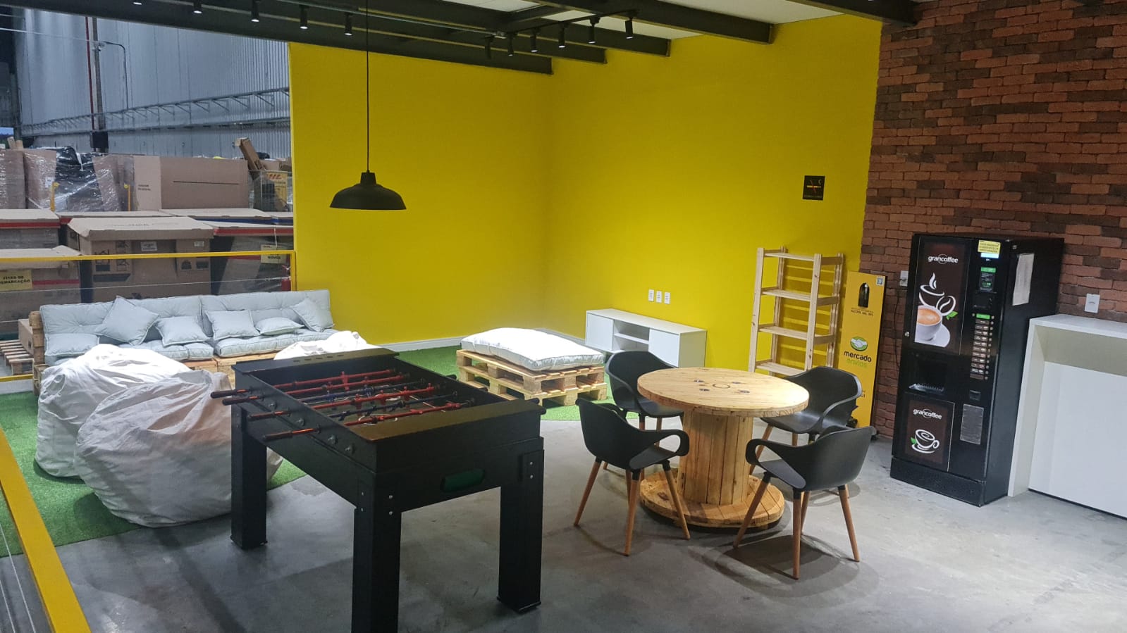 Áreas de descompressão com móveis sustentáveis: entre nessa tendência com a  Casa com Pallet - Casa com Pallet