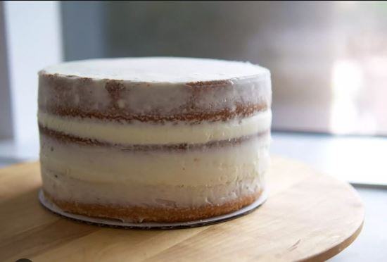 A naked cake