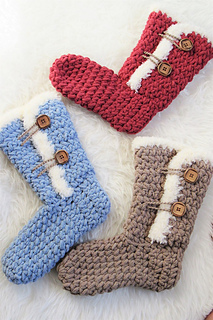 25+ Bold & Beautiful Bernat Blanket Yarn Crochet Patterns - love. life. yarn .