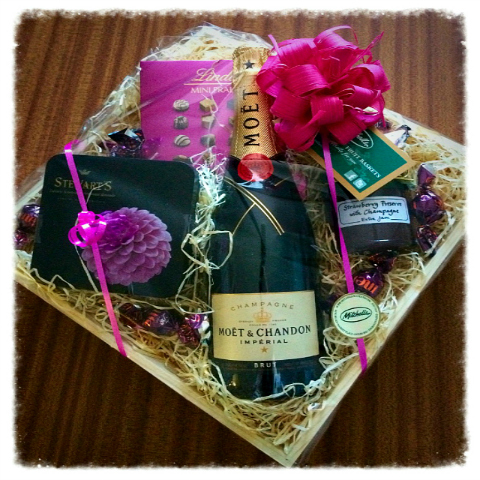 champagne hamper.jpg