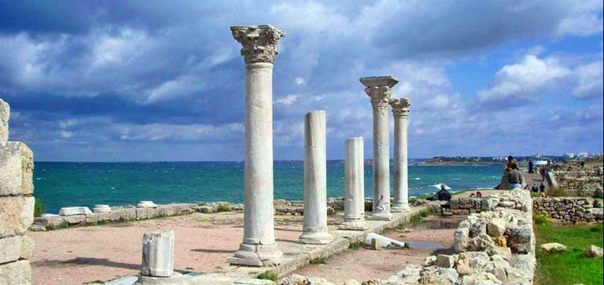 Greek columns at the Chersonesus Reserve. Photo: dt.ua ~