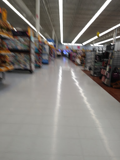 Shopping Mall «Town & Country Shopping Center», reviews and photos, 2615 N Kansas Expy, Springfield, MO 65803, USA