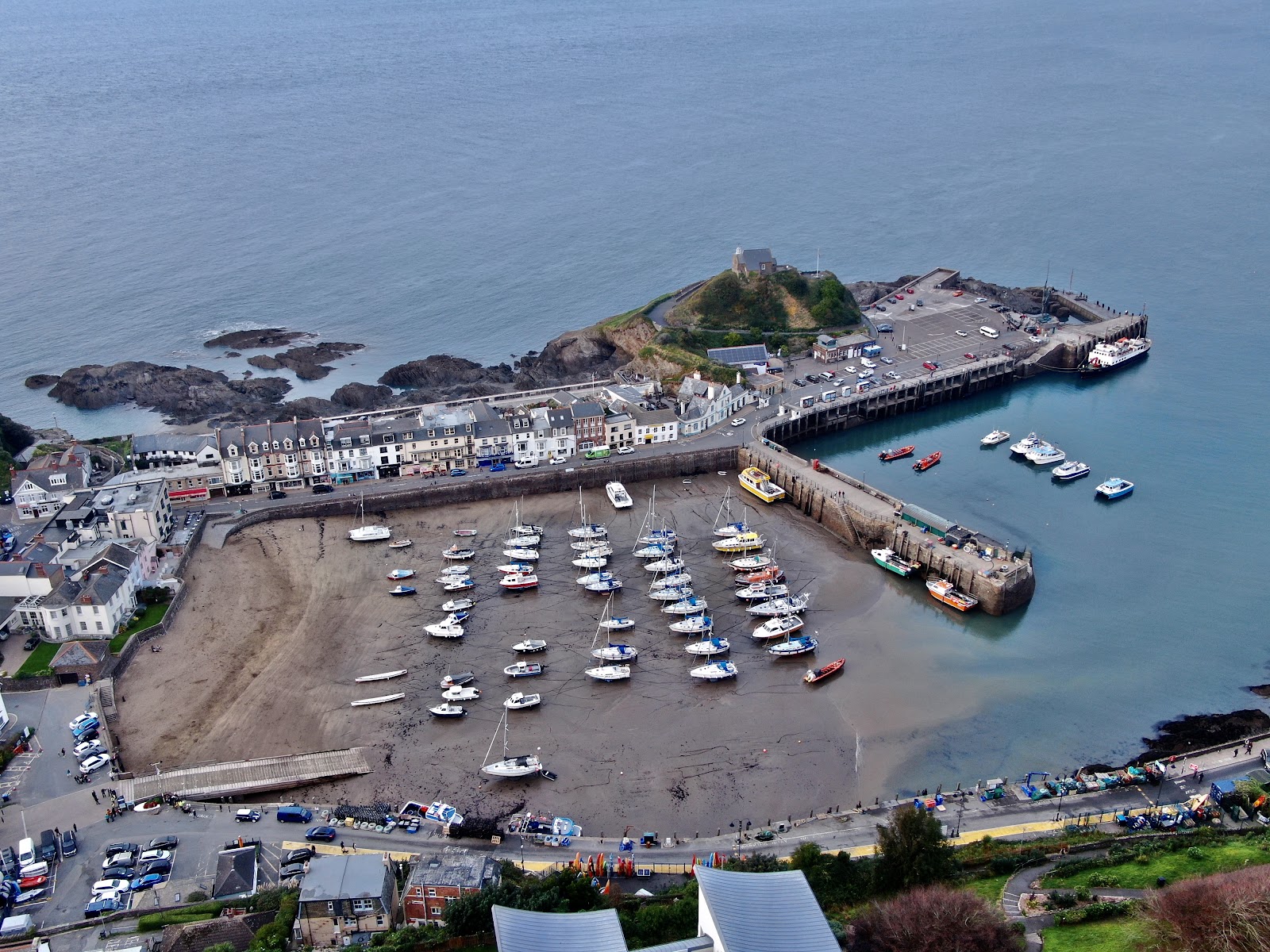 Ilfracombe Beach'in fotoğrafı çok temiz temizlik seviyesi ile