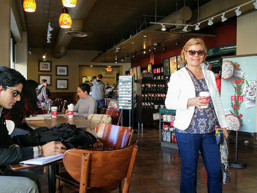 Shopping Mall «Miracle Mile and Downtown Coral Gables», reviews and photos, 220 Miracle Mile, Miami, FL 33134, USA