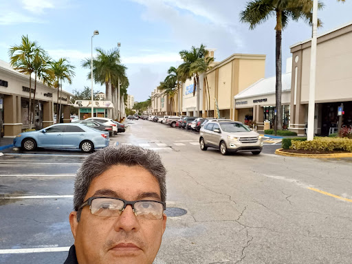 Shopping Mall «Southport Shopping Center», reviews and photos, 1303 SE 17th St, Fort Lauderdale, FL 33316, USA