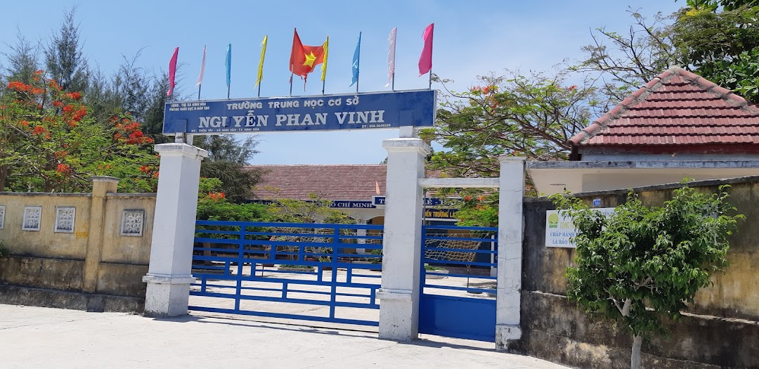 Trường THCS Nguyễn Phan Vinh