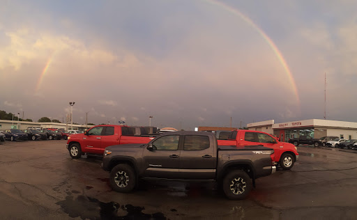 Toyota Dealer «Quality Toyota», reviews and photos, 2101 W Main St, Independence, KS 67301, USA
