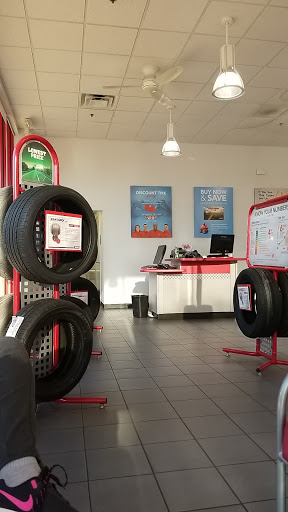 Tire Shop «Discount Tire Store - Arlington, TX», reviews and photos, 1375 NE Green Oaks Blvd, Arlington, TX 76006, USA