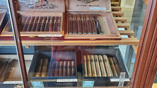 Tobacco Shop «Tobacco Grove», reviews and photos, 8069 Wedgewood Ln N, Maple Grove, MN 55369, USA