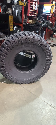 Tire Shop «Discount Tire Store - Bothell, WA», reviews and photos, 20914 Bothell Everett Hwy, Bothell, WA 98021, USA