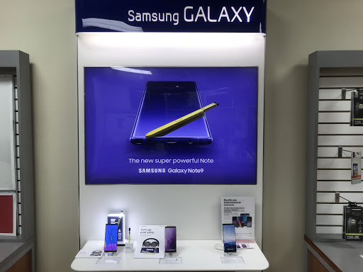 Cell Phone Store «Verizon Authorized Retailer - A Wireless», reviews and photos, 9229 Winnetka Ave c, Chatsworth, CA 91311, USA