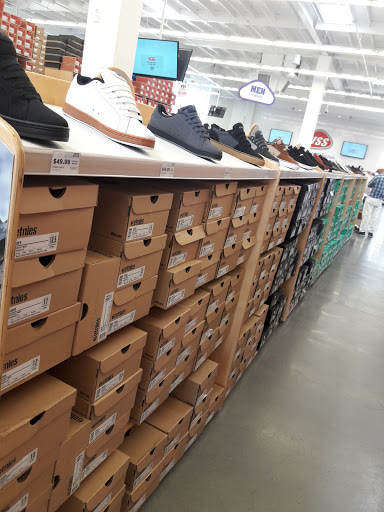 Shoe Store «WSS», reviews and photos, 460 San Fernando Mission Blvd, San Fernando, CA 91340, USA