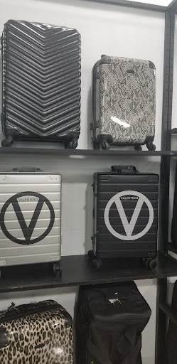 Department Store «Saks OFF 5TH», reviews and photos, 1650 Premium Outlet Blvd #1600, Aurora, IL 60502, USA