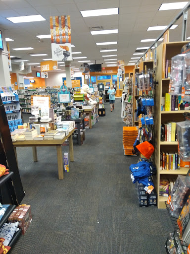 Used Book Store «2nd & Charles», reviews and photos, 17636 Garland Groh Blvd, Hagerstown, MD 21740, USA