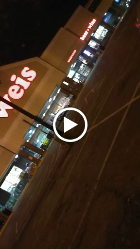 Weis Markets, 6 Millbrook Plaza Ln, Mill Hall, PA 17751, USA, 