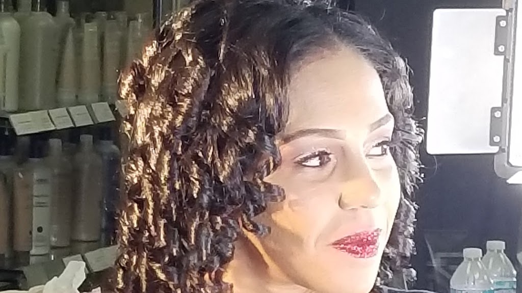Mena's Hair Design 60643