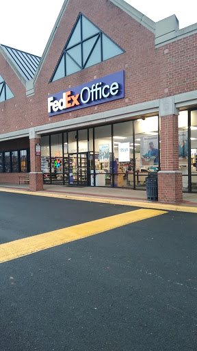 Print Shop «FedEx Office Print & Ship Center», reviews and photos, 13061 Lee Jackson Memorial Hwy a, Fairfax, VA 22033, USA