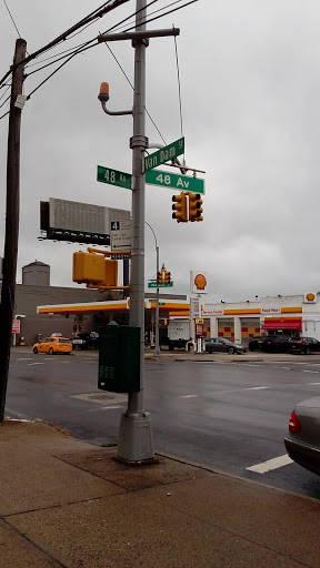 Thrift Store «Goodwill Industries Outlet Store & Donation Center», reviews and photos, 47-47 Van Dam St, Queens, NY 11101, USA