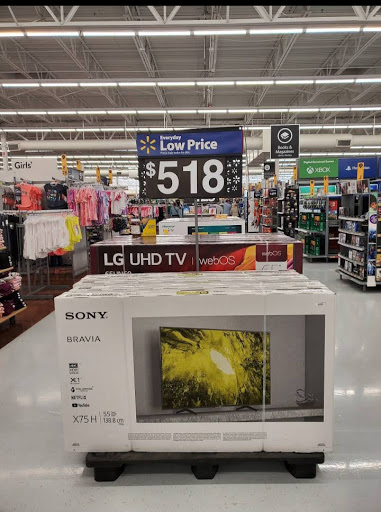 Department Store «Walmart Supercenter», reviews and photos, 9300 NW 77th Ave, Hialeah Gardens, FL 33016, USA