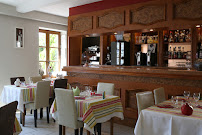 Atmosphère du Restaurant français Hôtel restaurant la Poularde à Louhans - n°12