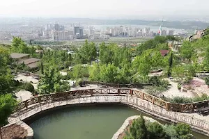 Tehran Waterfall Park image