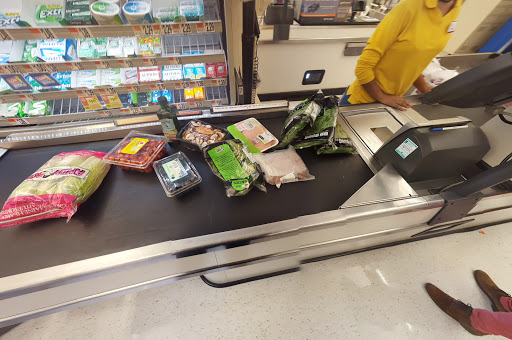 Grocery Store «Giant Food», reviews and photos, 2501 9th Rd S, Arlington, VA 22204, USA