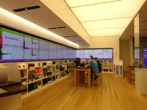 Computer Store «Microsoft Store», reviews and photos, 116 Bellevue Way NE, Bellevue, WA 98004, USA