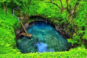 To-Sua Ocean Trench image