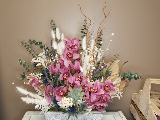 Florist «Country Village Florist and Gifts, Inc.», reviews and photos, 212 E Main St, East Islip, NY 11730, USA