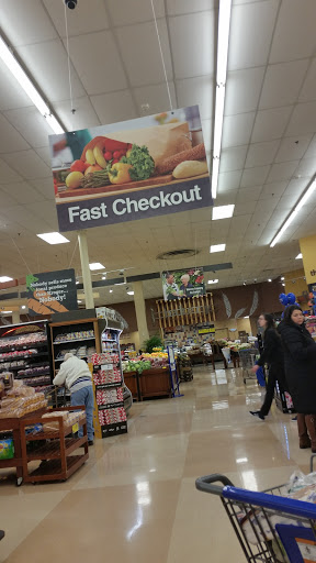 Grocery Store «Kroger», reviews and photos, 26300 Crocker Blvd, Harrison Charter Township, MI 48045, USA