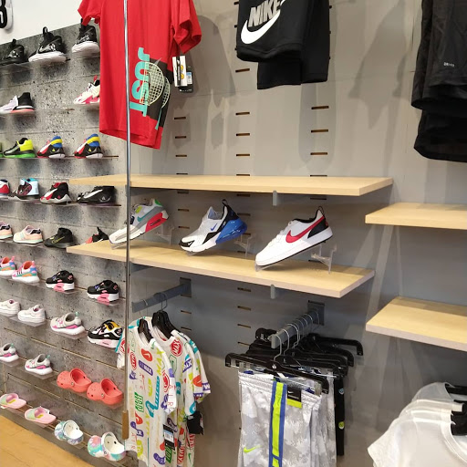 Shoe Store «Hibbett Sports», reviews and photos, 2819 West Expressway 83 #100, Harlingen, TX 78552, USA