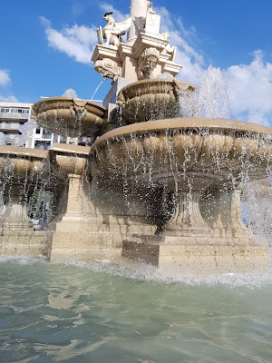 Fontaine monumentale à Valence