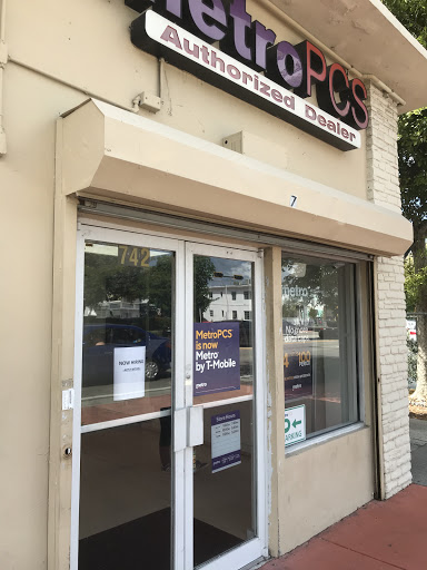 MetroPCS Authorized Dealer, 742 Alton Rd, Miami Beach, FL 33139, USA, 