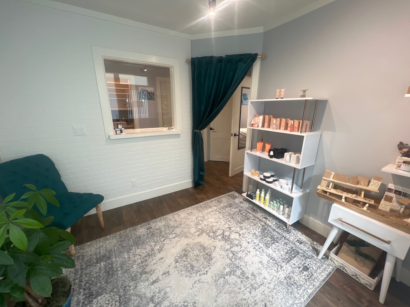 Simply Smooth Sugaring Boutique
