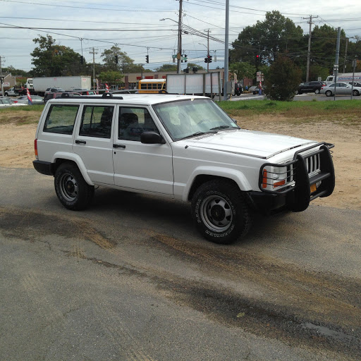 Auto Body Shop «Maaco Collision Repair & Auto Painting», reviews and photos, 500 Hicksville Rd, Massapequa, NY 11758, USA