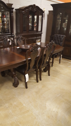 Furniture Store «The Dump Furniture Outlet», reviews and photos, 124 Newmarket Square, Newport News, VA 23605, USA