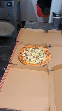 Plats et boissons du Pizzeria Dinapoli Pizza à Châteauneuf-sur-Loire - n°5