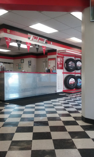 Tire Shop «Tire Pros Clearlake», reviews and photos, 14320 Lakeshore Dr, Clearlake, CA 95422, USA