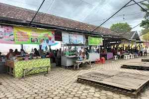 Pasar Senggol Bangoan Tulungagung image