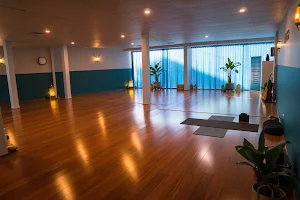Australian School of Meditation and Yoga, West End image