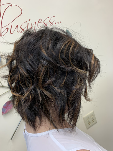 Hair Salon «Mane Attraction Hair Salon», reviews and photos, 1236 County Rd 1, Dunedin, FL 34698, USA