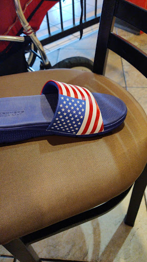 Shoe Store «SKECHERS Factory Outlet», reviews and photos, 5900 Sugarloaf Pkwy #225, Lawrenceville, GA 30043, USA